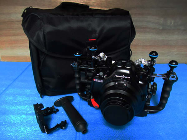 Nikon ニコン のハウジング、Nauticam ノーティカム NA-D850 ND850 を  