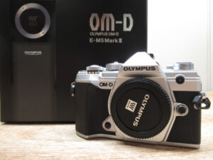 OLYMPUS オリンパス OM-D E-M5 Mark3 カメラボディ カメラ