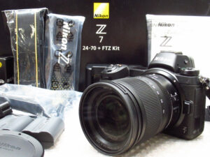 ニコン NIKON NIKKOR Z7 レンズキット 20-70 F4S FTZ Kit バッテリー EN-EL15b ショット数659枚 カメラ FTZアダプタなし
