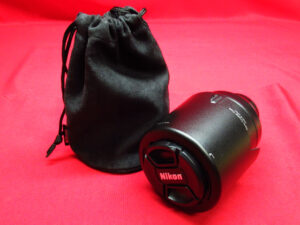 NIKON ニコン AF-S MICRO NIKKOR 105mm 1：2.8 G SWM VR ED Micro IF 1：1 φ62 カメラレンズ / HB-38 レンズフード付属