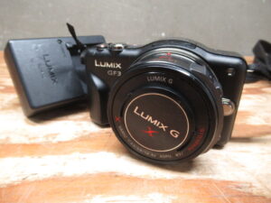 Panasonic パナソニック LUMIX ミラーレス一眼カメラ DMC-GF3 / レンズ 1:3.5-6/14-42 H-PS14042
