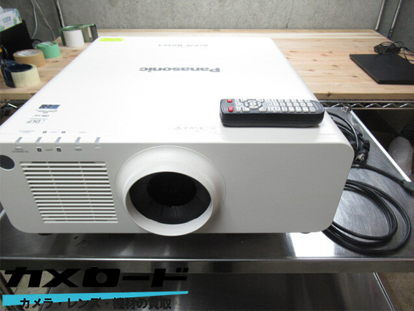 【埼玉県東松山市】Panasonic パナソニック PT-RZ870JW プロジェクター レンズ無し